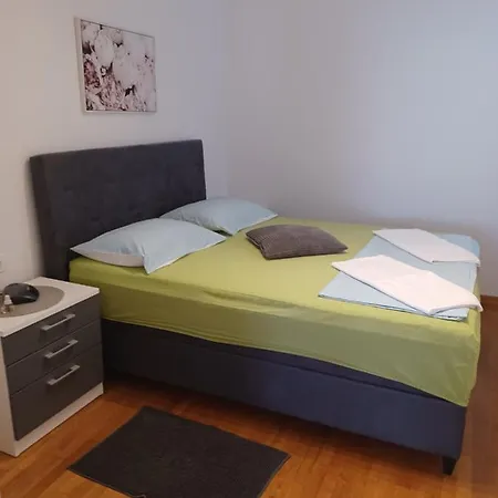 J&m Apartment