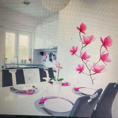 J&m Apartment *
